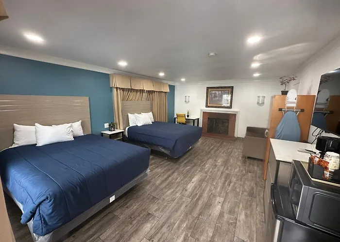 Town And Country Inn